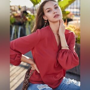 New Boutique Main Strip Blouse